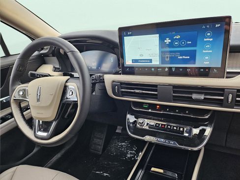 New 2026 Lincoln Corsair Premiere image 21