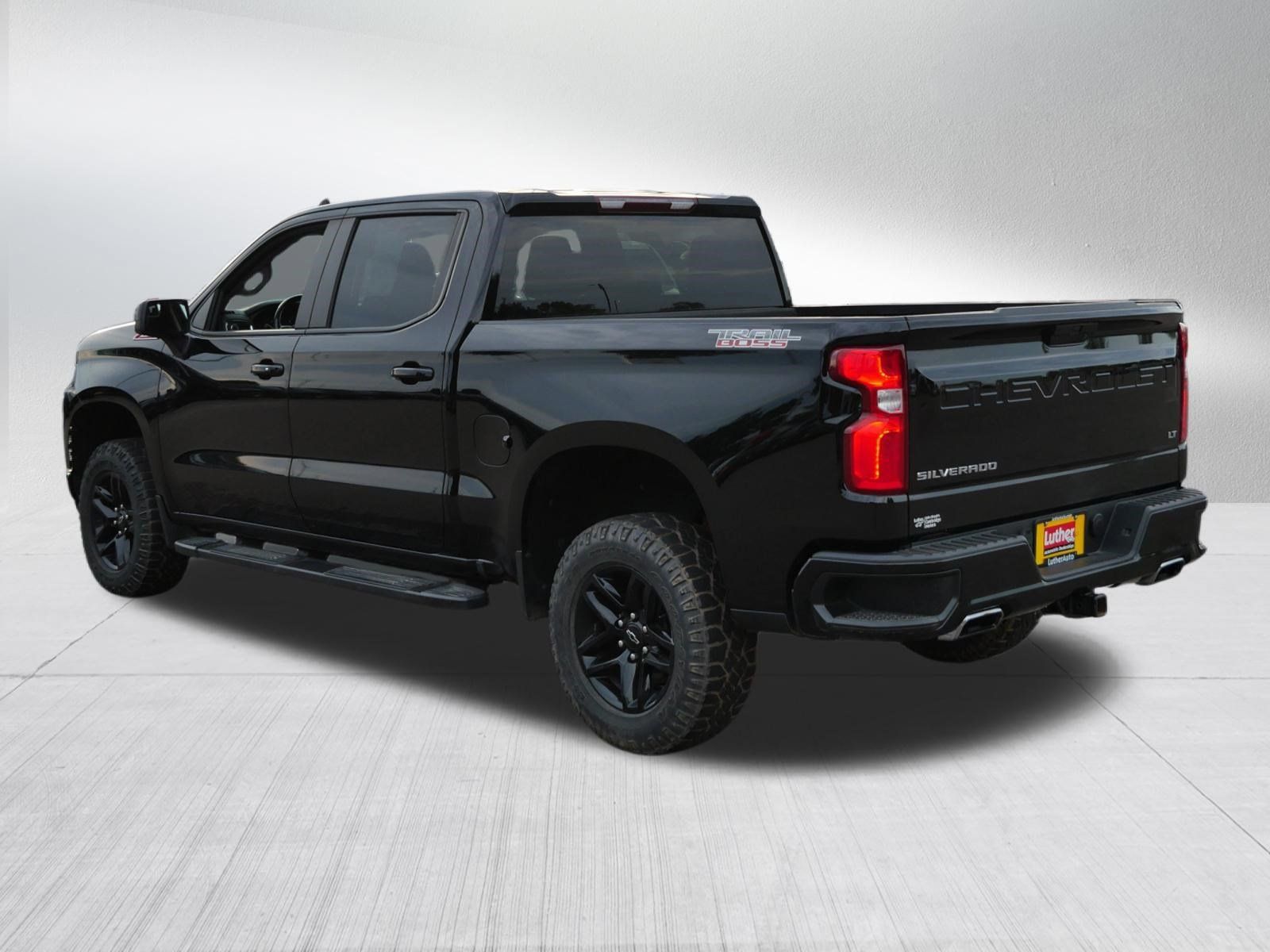 Used 2021 Chevrolet Silverado 1500 LT Trail Boss w/ Bed Protection Package AWD/4WD image 5