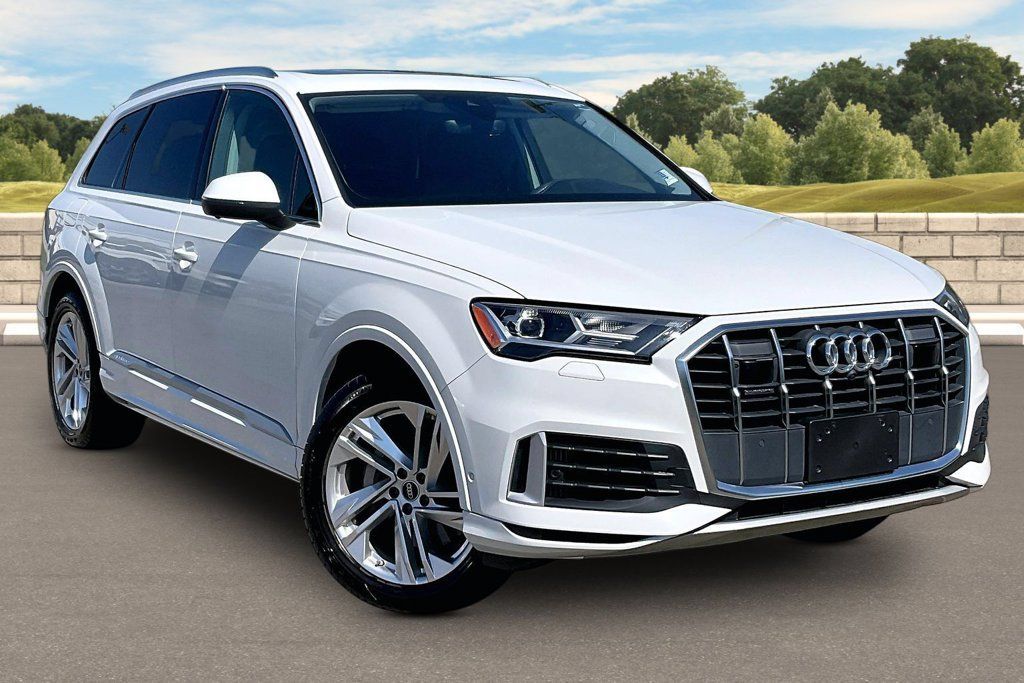 Used 2023 Audi Q7 3.0T Premium Plus AWD/4WD image 2