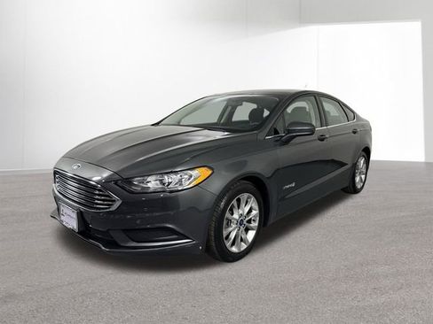Used 2017 Ford Fusion SE image 22