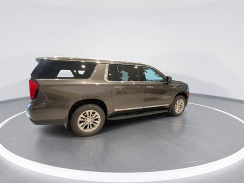 Used 2021 GMC Yukon XL SLT w/ SLT Premium Package AWD/4WD image 8