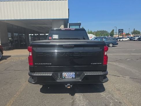 Used 2022 Chevrolet Silverado 1500 Custom AWD/4WD image 4