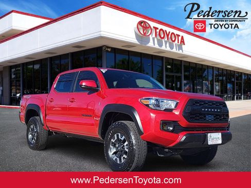 Used 2022 Toyota Tacoma TRD Off-Road image 1
