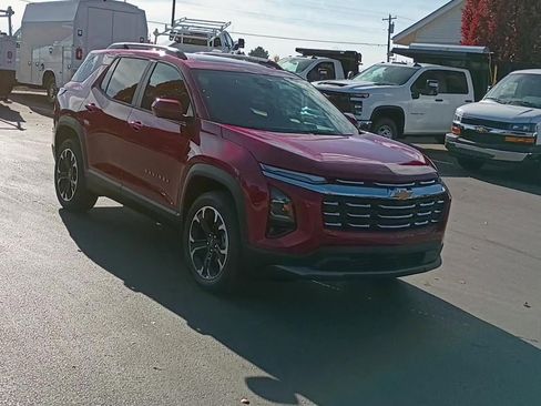 New 2026 Chevrolet Equinox LT image 3
