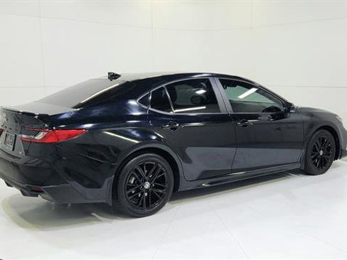 Used 2025 Toyota Camry SE w/ Convenience Package FWD image 8