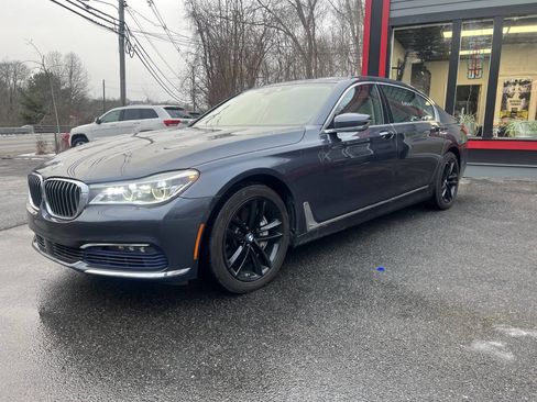 Used 2016 BMW 750i xDrive image 10