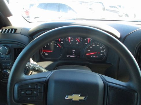 Certified 2025 Chevrolet Silverado 2500 Custom w/ Custom Convenience Package image 24