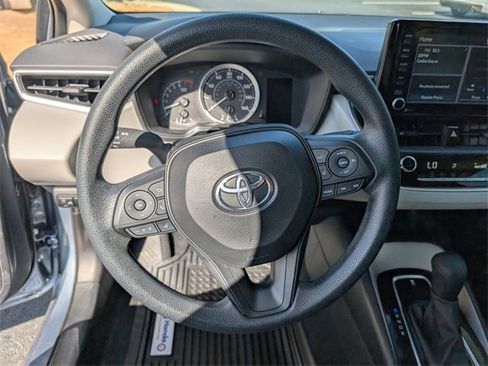 Used 2022 Toyota Corolla LE image 20