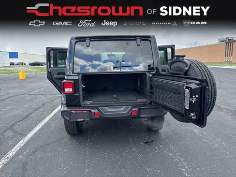 Used 2023 Jeep Wrangler Sahara w/ Cold Weather Group image 22