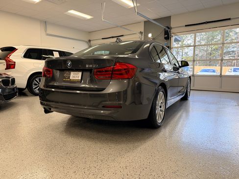 Used 2016 BMW 320i Sedan image 9