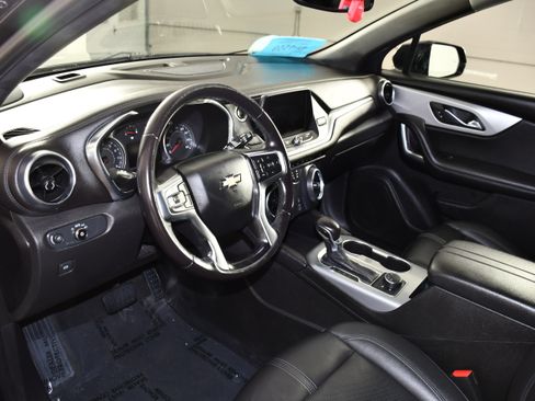 Used 2021 Chevrolet Blazer LT AWD/4WD image 2