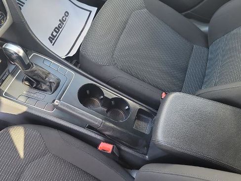 Used 2017 Volkswagen Passat 1.8T S image 18