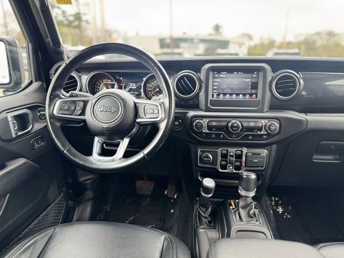Used 2021 Jeep Wrangler Unlimited Sahara AWD/4WD image 13