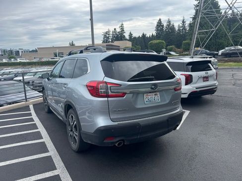 Used 2023 Subaru Ascent Limited AWD/4WD image 2