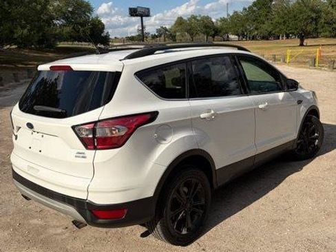 Used 2018 Ford Escape SEL AWD/4WD image 3