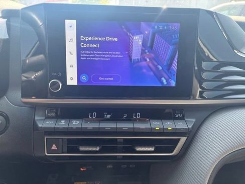Used 2025 Toyota Camry SE w/ Convenience Package FWD image 10