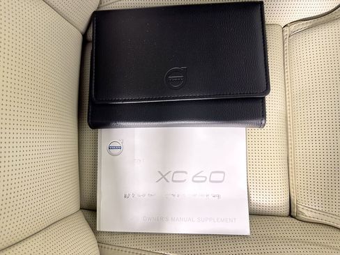 Used 2018 Volvo XC60 T5 Inscription w/ Luxury Seat Package image 42