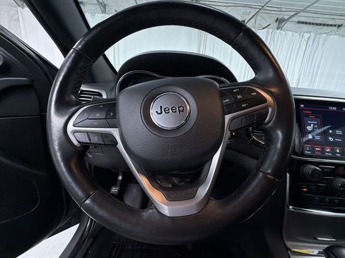 Used 2021 Jeep Grand Cherokee Laredo X AWD/4WD image 25