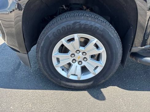 Used 2022 Chevrolet Colorado LT AWD/4WD image 10