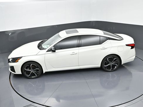 New 2025 Nissan Altima 2.5 SR w/ SR Premium Package image 34