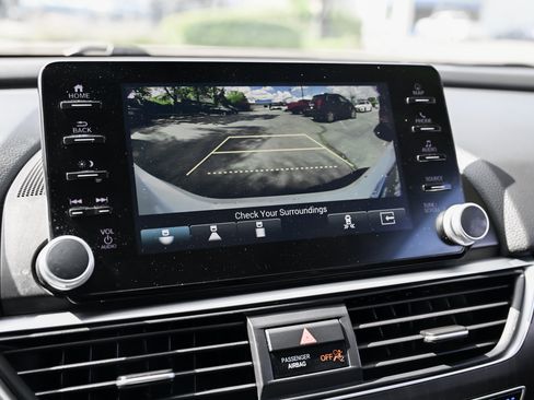 Used 2022 Honda Accord Touring image 36