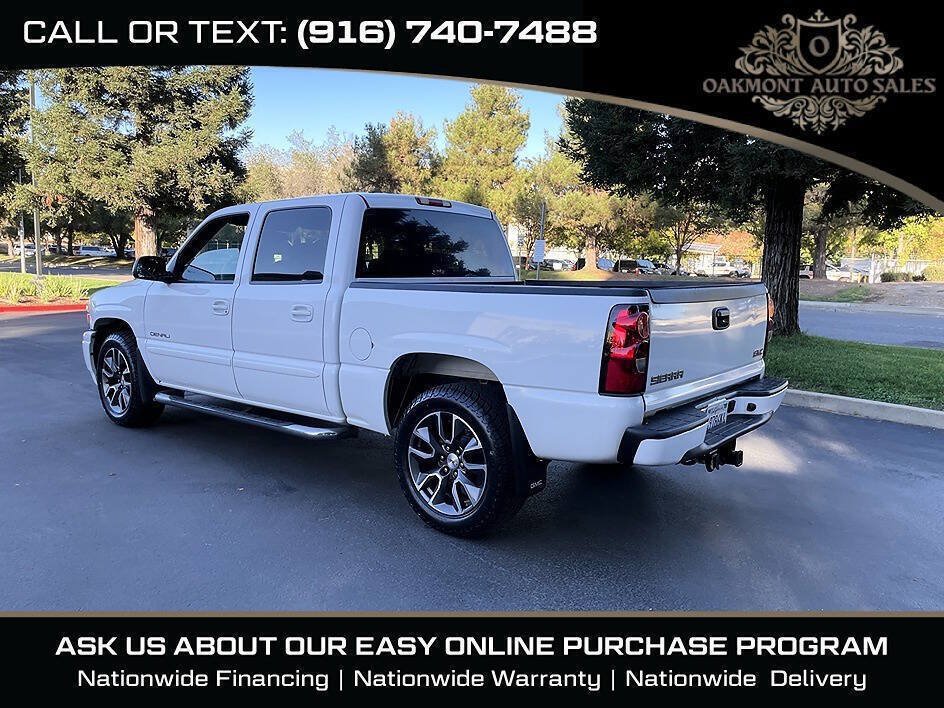 Used 2005 GMC Sierra 1500 Denali w/ Safe And Sound Package AWD/4WD image 8