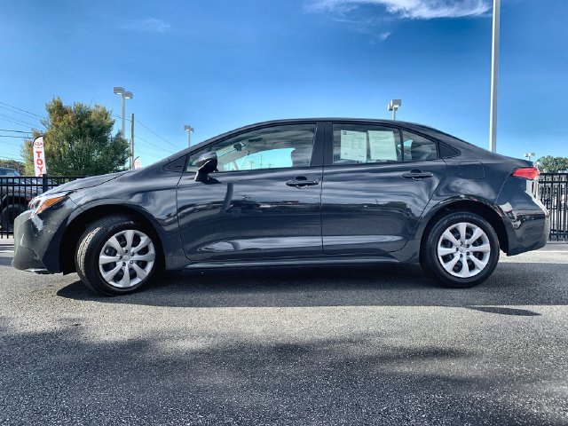 Used 2026 Toyota Corolla LE FWD image 5