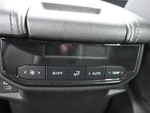 Used 2024 Toyota Grand Highlander AWD image 12