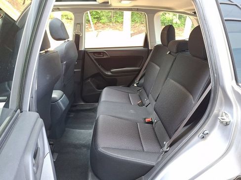 Used 2016 Subaru Forester 2.5i Premium w/ All-Weather Package AWD/4WD image 11