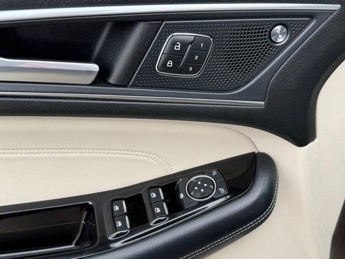 Used 2019 Ford Edge Titanium w/ Cold Weather Package image 12