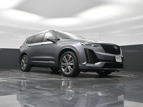 Used 2022 Cadillac XT6 Premium Luxury AWD/4WD image 18