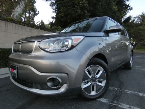 Used 2018 Kia Soul EV image 12