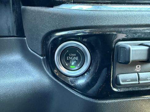 Certified 2025 Chevrolet Silverado 1500 LT AWD/4WD image 30