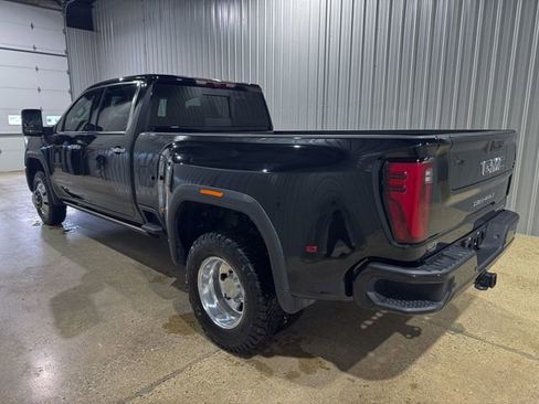 Used 2025 GMC Sierra 3500 Denali Ultimate image 2