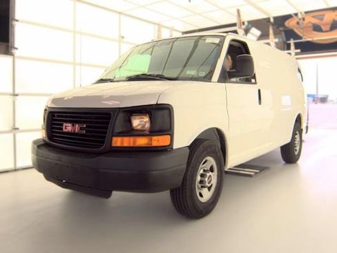 Used 2013 GMC Savana 2500 RWD image 1