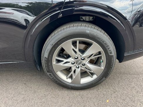 Used 2025 Genesis GV70 3.5T Sport AWD/4WD image 12