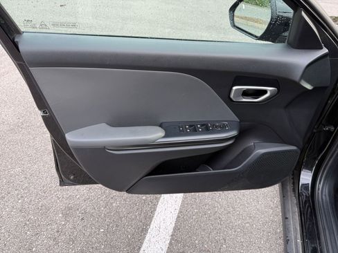 Used 2025 Kia K4 LXS image 18