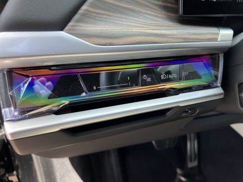 Certified 2025 BMW 740i RWD image 37
