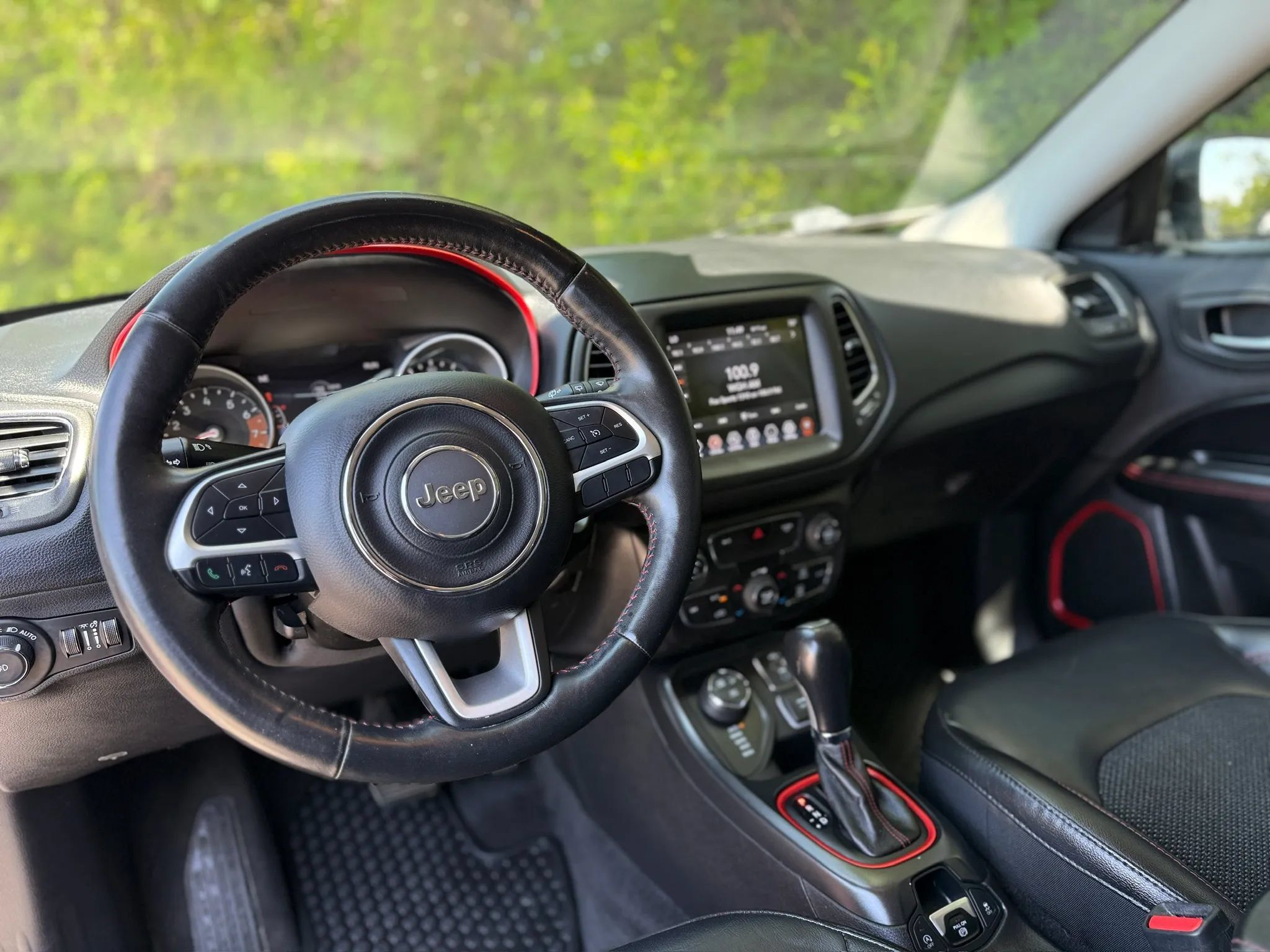 Used 2019 Jeep Compass Trailhawk w/ Cold Weather Group AWD/4WD image 42