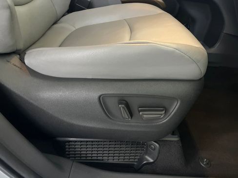 Used 2024 Toyota Sienna XLE image 52