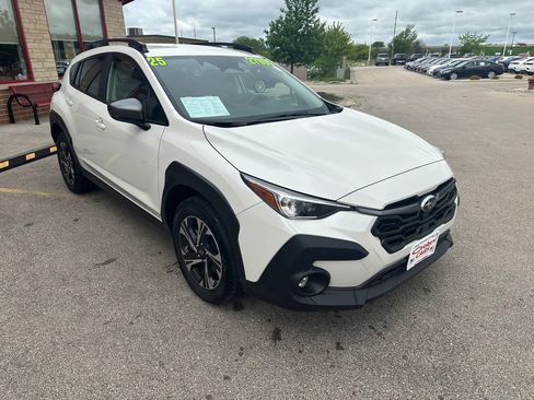 Used 2025 Subaru Crosstrek 2.5i Premium AWD/4WD image 3