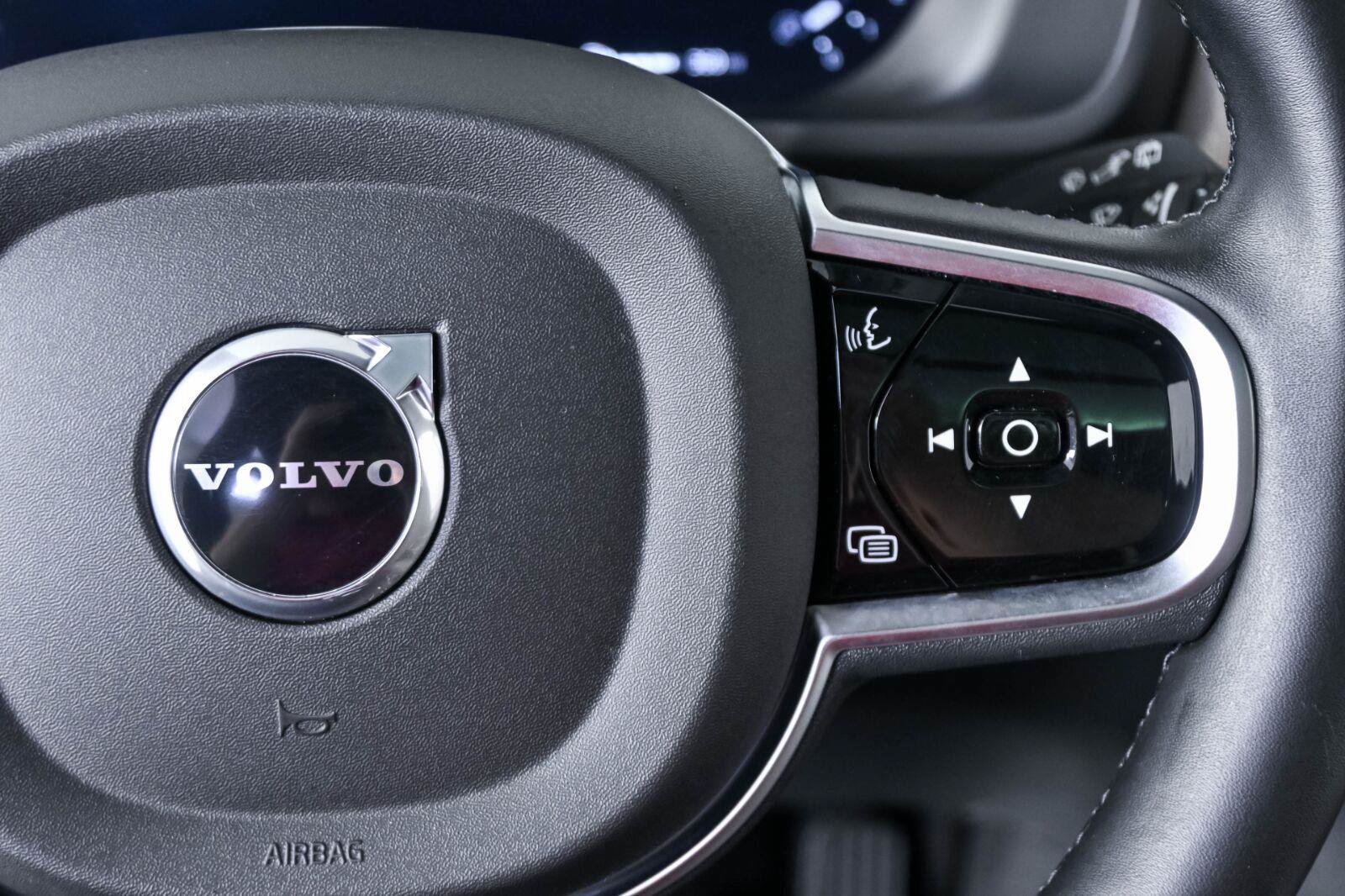 Certified 2026 Volvo XC90 B6 Plus AWD/4WD image 11