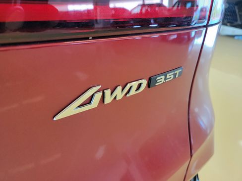Used 2022 Genesis GV70 3.5T Sport w/ Sport Prestige Package AWD/4WD image 10
