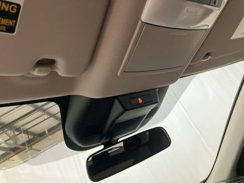 Used 2024 Nissan Rogue SV image 18