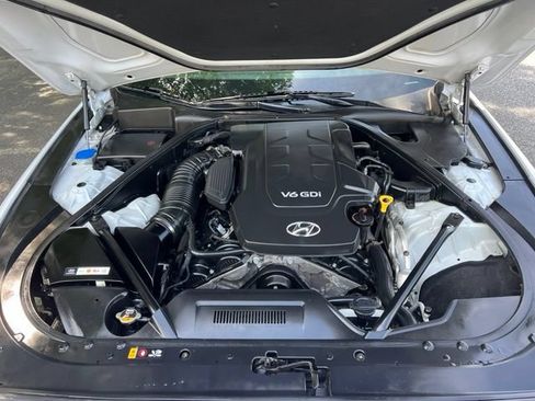 Used 2016 Hyundai Genesis 3.8 RWD image 39