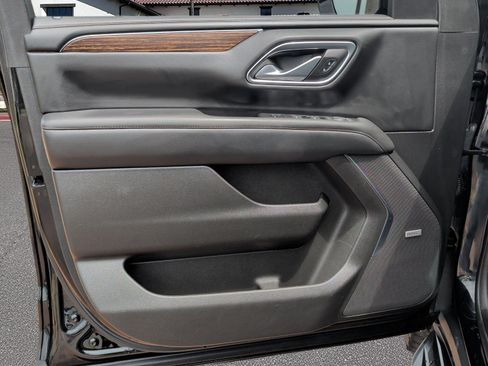 Used 2022 Chevrolet Suburban High Country AWD/4WD image 8