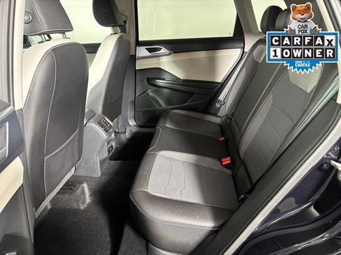 Used 2025 Volkswagen Taos SE AWD/4WD image 24