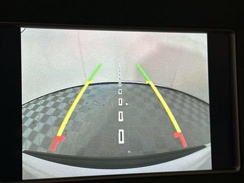 Used 2021 Jeep Grand Cherokee Laredo RWD image 17
