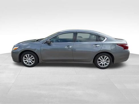 Used 2018 Nissan Altima 2.5 S w/ S Convenience Package FWD image 6