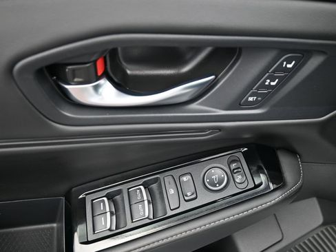 Used 2023 Honda Accord Touring image 11